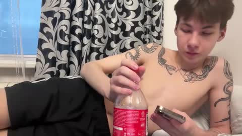 Snapshot of aplant_ chatting on 10/11/25, 02:37 aplant_ online show from 10/11/25, 02:37