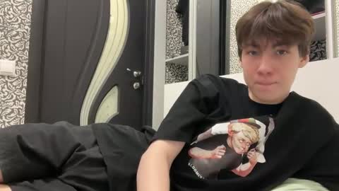 Snapshot of aplant_ chatting on 11/18/25, 05:06 aplant_ online show from 11/18/25, 05:06