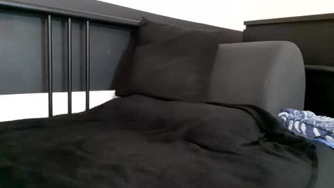 Snapshot of apollobest77 chatting on 11/17/25, 03:18 apollobest77 online show from 11/17/25, 03:18