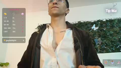 Snapshot of apolo_crus chatting on 10/24/25, 05:59 apolo_crus online show from 10/24/25, 05:59