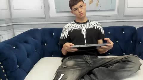 Snapshot of apolo_jonnes chatting on 03/01/26, 02:57 online show from 03/01/26, 02:57