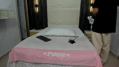   online show from 04/07/26, 02:01