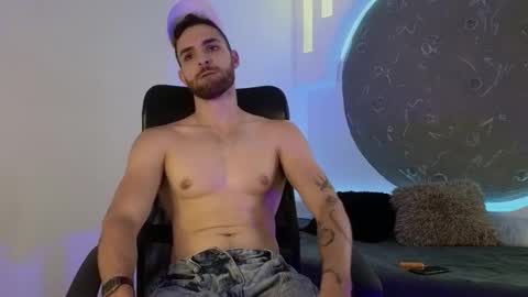 Apolo Lux  online show from 02/10/26, 08:57