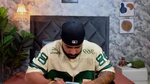 Apolo online show from 11/12/25, 08:41