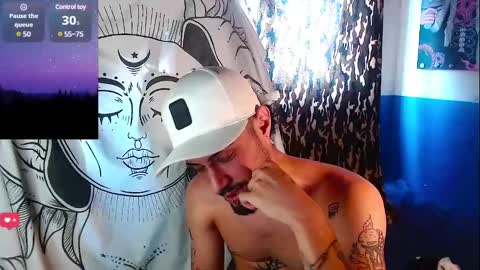 Snapshot of apolo_s chatting on 01/25/25, 08:31 Andres online show from 01/25/25, 08:31