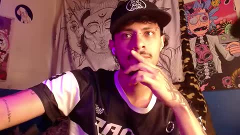 Snapshot of apolo_s chatting on 09/25/25, 05:38 Andres online show from 09/25/25, 05:38