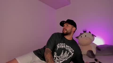 Lola  Apolo online show from 09/17/25, 04:03