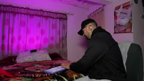 Lola  Apolo online show from 04/19/26, 05:18