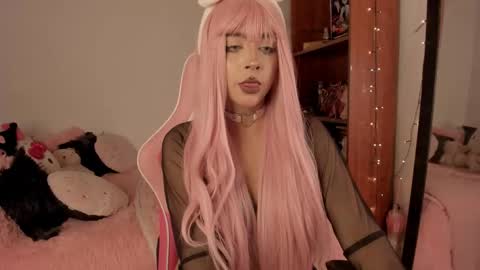 Snapshot of applebunny chatting on 11/27/25, 07:38 online show from 11/27/25, 07:38