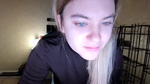 appleyummybuns online show from 11/03/25, 03:19