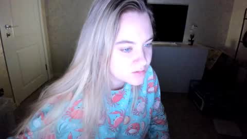 appleyummybuns online show from 11/07/25, 08:31