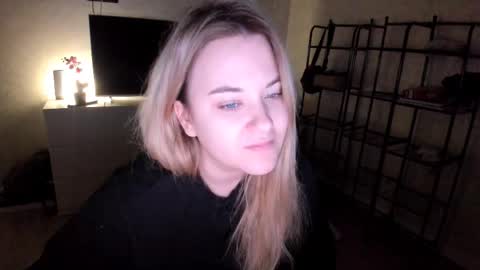 appleyummybuns online show from 11/14/25, 12:37