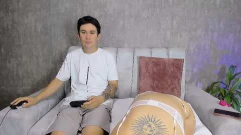 Snapshot of appocalypsee chatting on 02/18/25, 10:36 ALEXANDCAM online show from 02/18/25, 10:36