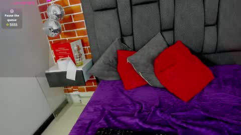 Snapshot of appolo_jay chatting on 01/14/25, 12:00 appolo online show from 01/14/25, 12:00