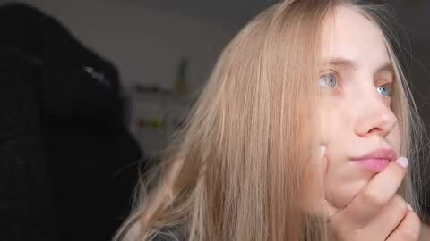  REYNA  next stream is 11h of Feb online show from 04/22/26, 03:46