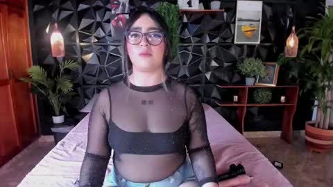 Snapshot of appril_foxx chatting on 10/22/25, 05:02 apprilfoxx online show from 10/22/25, 05:02