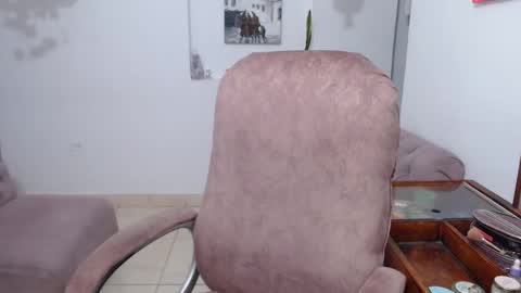 Snapshot of appril_foxx chatting on 11/12/25, 03:45 apprilfoxx online show from 11/12/25, 03:45