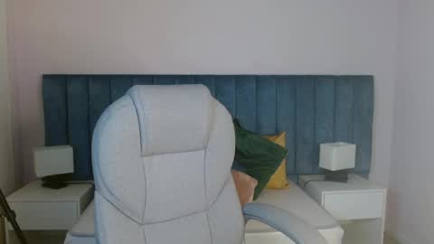 Snapshot of april__bunny chatting on 12/31/24, 05:40 April Bunny online show from 12/31/24, 05:40