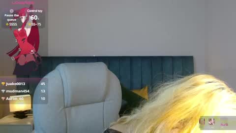 Snapshot of april__bunny chatting on 01/11/25, 10:07 April Bunny online show from 01/11/25, 10:07