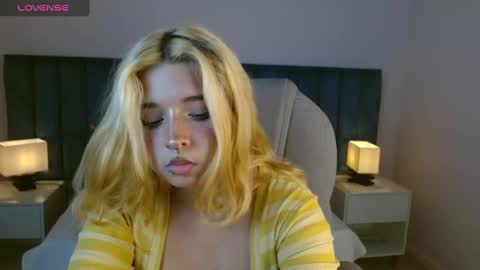 Snapshot of april__bunny chatting on 02/03/25, 08:13 April Bunny online show from 02/03/25, 08:13