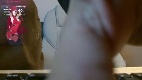 Snapshot of april__bunny chatting on 02/10/25, 06:24 April Bunny online show from 02/10/25, 06:24