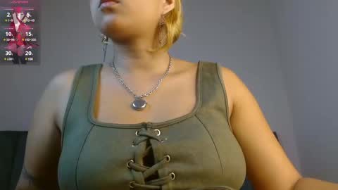 Snapshot of april__bunny chatting on 02/14/25, 02:12 April Bunny online show from 02/14/25, 02:12