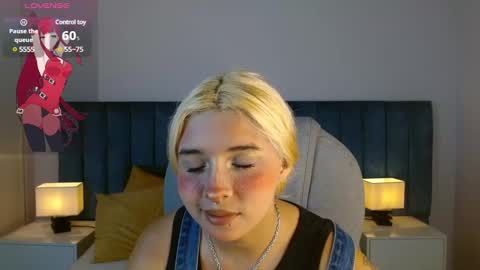 Snapshot of april__bunny chatting on 02/27/25, 06:20 April Bunny online show from 02/27/25, 06:20