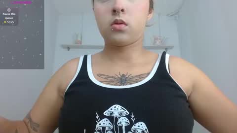 Snapshot of april__bunny chatting on 10/14/25, 01:45 April Bunny online show from 10/14/25, 01:45