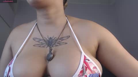 Snapshot of april__bunny chatting on 10/22/25, 08:52 April Bunny online show from 10/22/25, 08:52