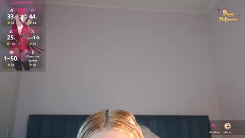 Snapshot of april__bunny chatting on 10/31/25, 05:03 April Bunny online show from 10/31/25, 05:03