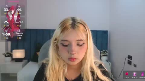 Snapshot of april__bunny chatting on 11/14/25, 07:23 April Bunny online show from 11/14/25, 07:23