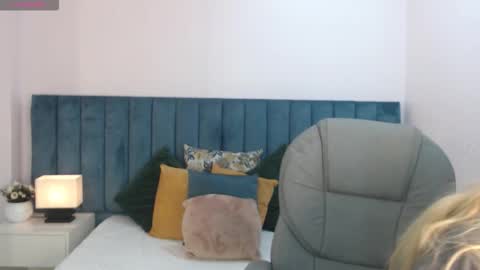 Snapshot of april__bunny chatting on 11/15/25, 07:43 April Bunny online show from 11/15/25, 07:43