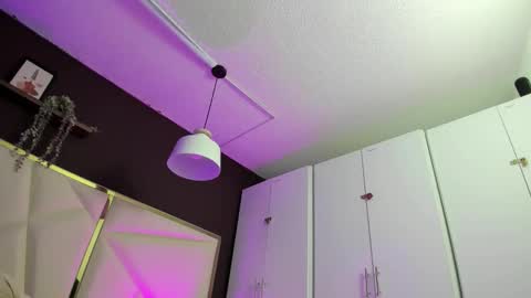 Snapshot of april_bowie chatting on 01/10/26, 11:45 April online show from 01/10/26, 11:45