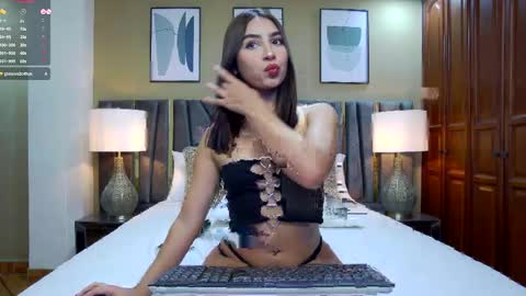 Snapshot of april_derricks chatting on 05/05/26, 01:35 April online show from 05/05/26, 01:35