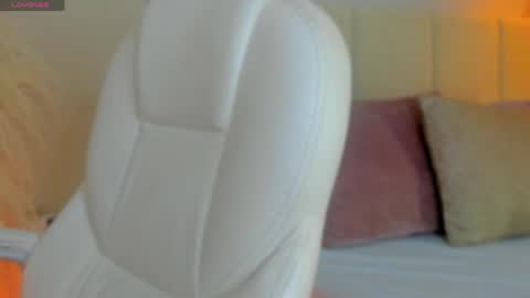 Snapshot of april_ebony18_ chatting on 05/09/26, 10:42 April online show from 05/09/26, 10:42