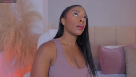 Snapshot of april_ebony18_ chatting on 05/11/26, 10:54 April online show from 05/11/26, 10:54