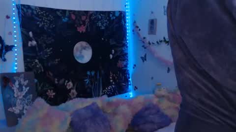 april_l6 online show from 04/01/26, 11:24