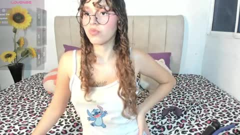 Snapshot of april_obssesion chatting on 04/10/26, 04:23 April online show from 04/10/26, 04:23