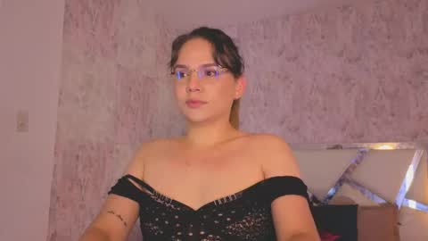 Isabella online show from 05/20/26, 08:48