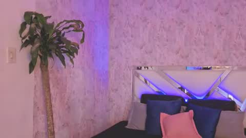 Isabella online show from 06/10/26, 10:08