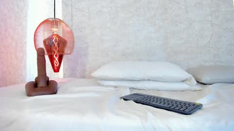 Snapshot of aprilalen chatting on 01/29/25, 10:05 April online show from 01/29/25, 10:05