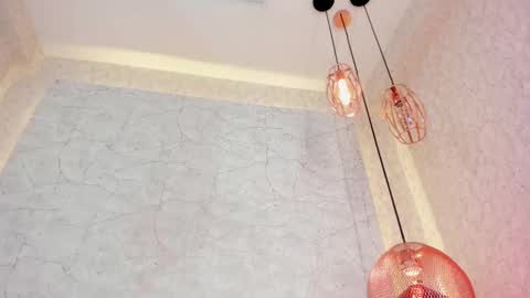 Snapshot of aprilalen chatting on 02/09/25, 10:09 April online show from 02/09/25, 10:09