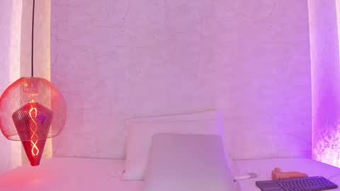 Snapshot of aprilalen chatting on 03/01/25, 10:34 April online show from 03/01/25, 10:34