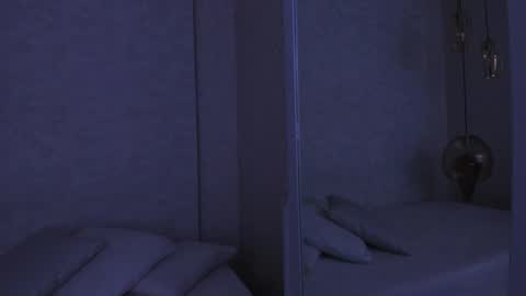 Snapshot of aprilalen chatting on 03/03/25, 06:59 April online show from 03/03/25, 06:59