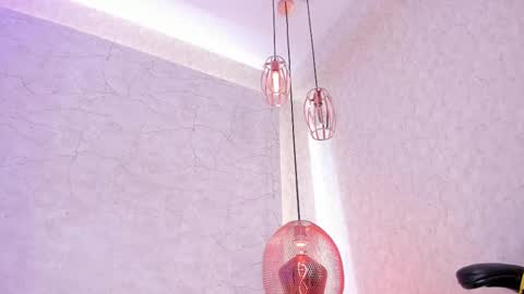 Snapshot of aprilalen chatting on 03/12/25, 10:05 April online show from 03/12/25, 10:05