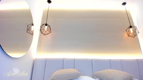 Snapshot of aprilalen chatting on 11/12/25, 06:58 April online show from 11/12/25, 06:58