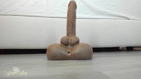 Snapshot of aprilalen chatting on 11/24/25, 06:46 April online show from 11/24/25, 06:46