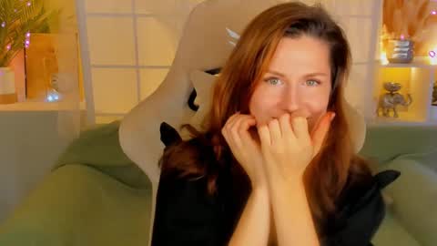 Snapshot of aprill_o_nill chatting on 12/20/24, 05:18 aprill_o_nill online show from 12/20/24, 05:18