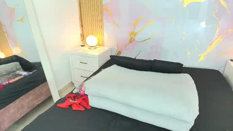 aprillross online show from 02/14/26, 12:13