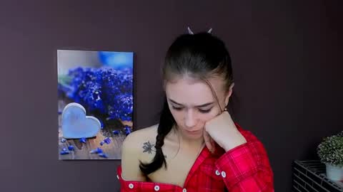 Snapshot of aprillswift_ chatting on 03/07/25, 06:11 Aprill online show from 03/07/25, 06:11